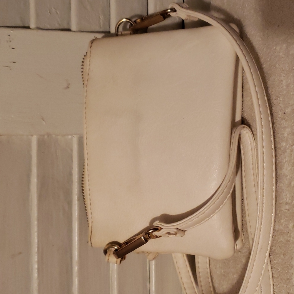 Charming Charlie Crossbody - Picture 6 of 6